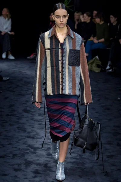 Look 24